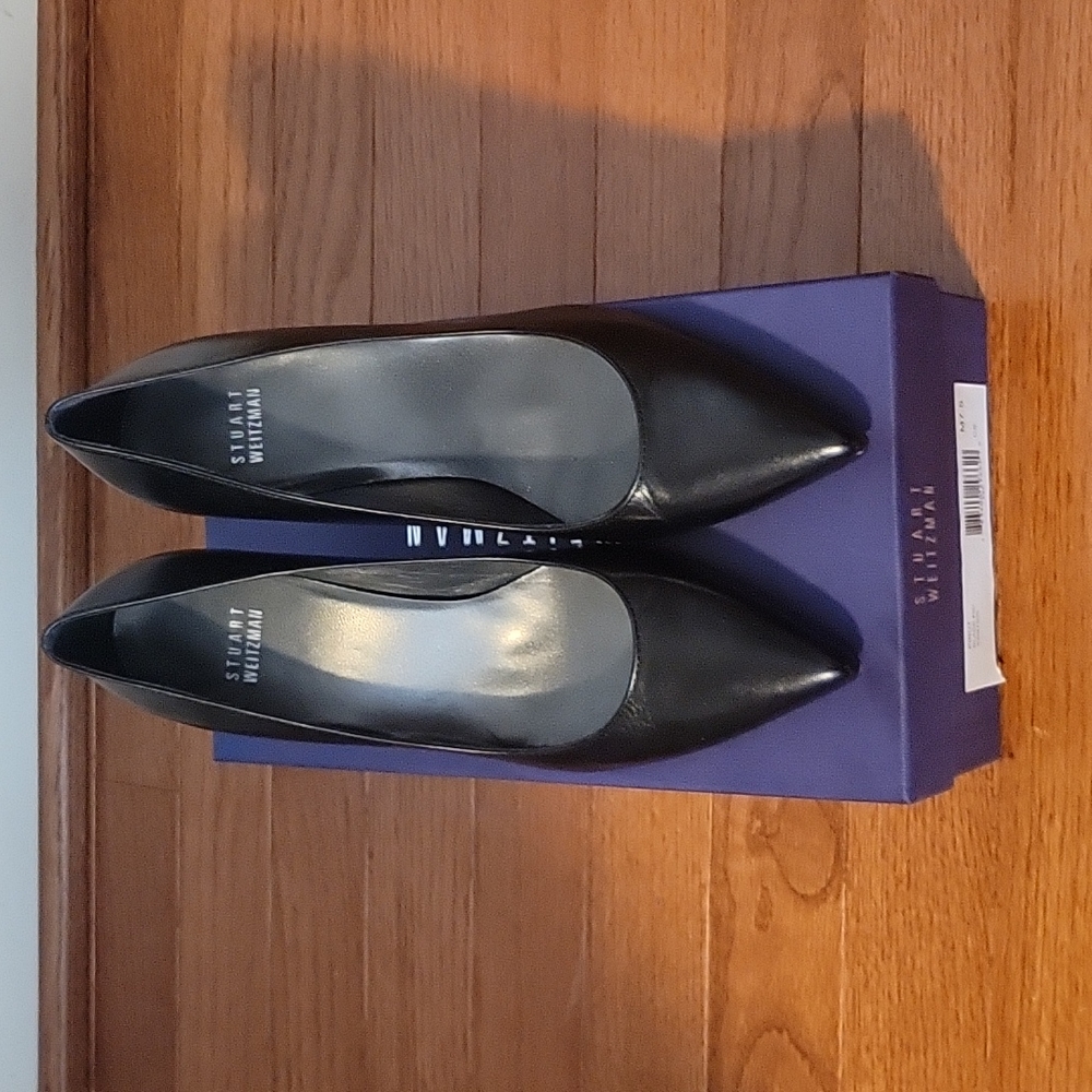 Stuart Weitzman Black Leather Pinot Pumps - 7.5M